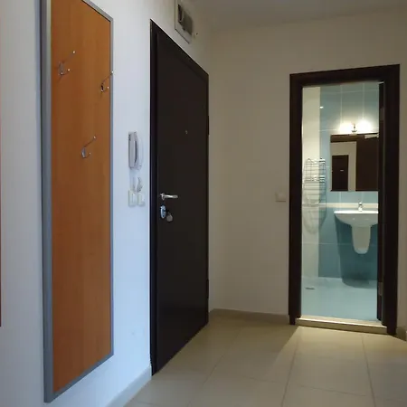 Blvd Apartment *