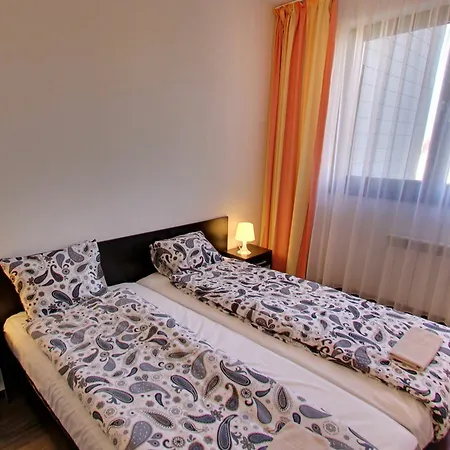 Blvd Apartment *